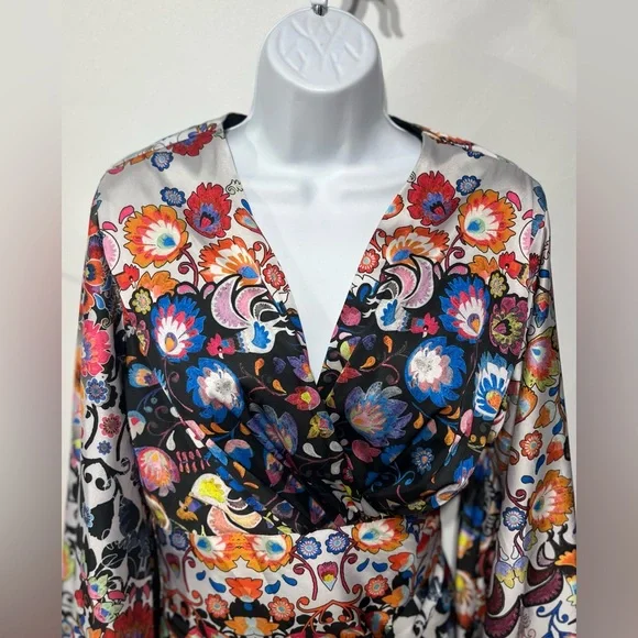 Jovani Beautiful Wrap Around Blouse With Bishop Sleeve Size 6 New With Tags - Picture 6 of 15